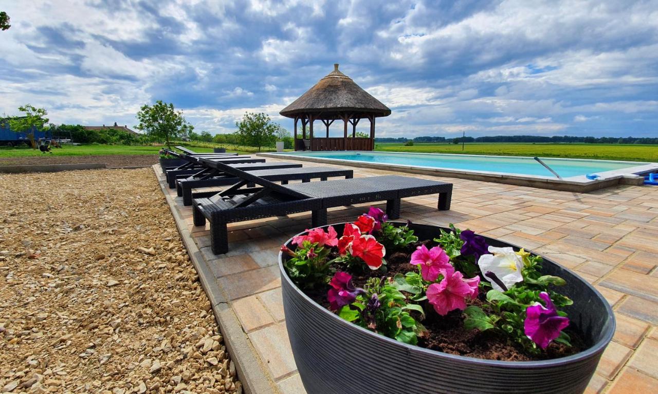 Tisza White House Tiszaszolos Exterior foto